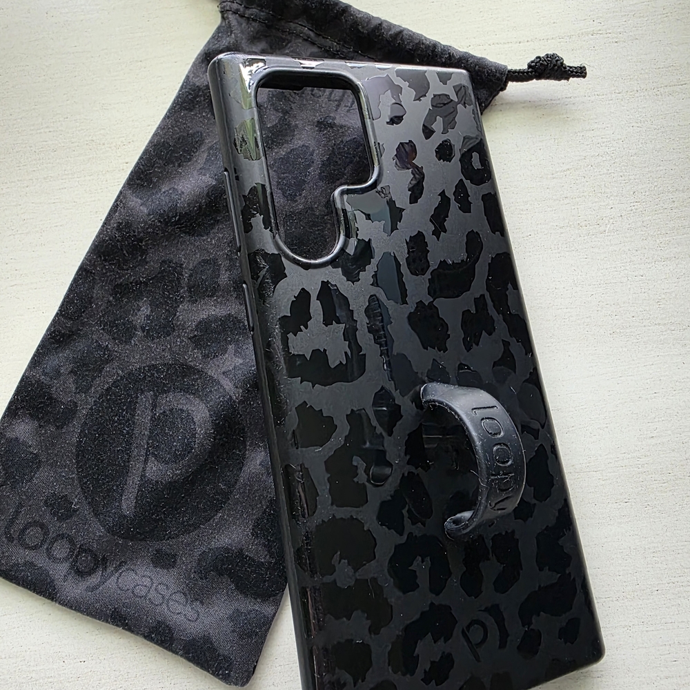 Loopy Case Black Phone Case with Textured Design